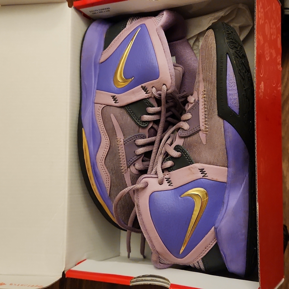 KYRIE INFINITY (GS) size 4 big kid